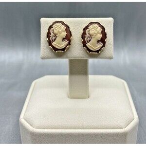 Vintage Cameo Stud Earrings – 0.25”